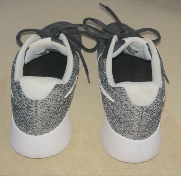 Nike Tanjun Womens 9.5 Size Sneakers - Picture 5 of 7